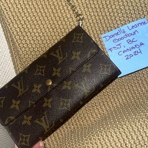 LV Monogram Sarah Wallet with Free insert and chain